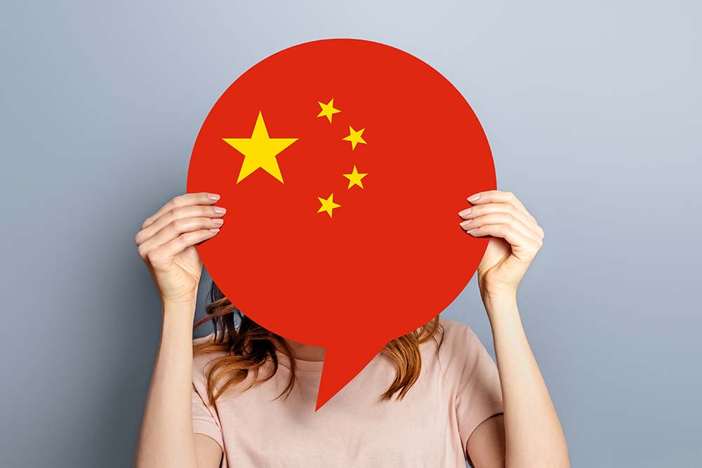 services-interpreting -blank-speech-bubble-with-chinese-flag