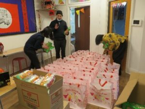 Chinese community donation of dry food to MCC - 2022