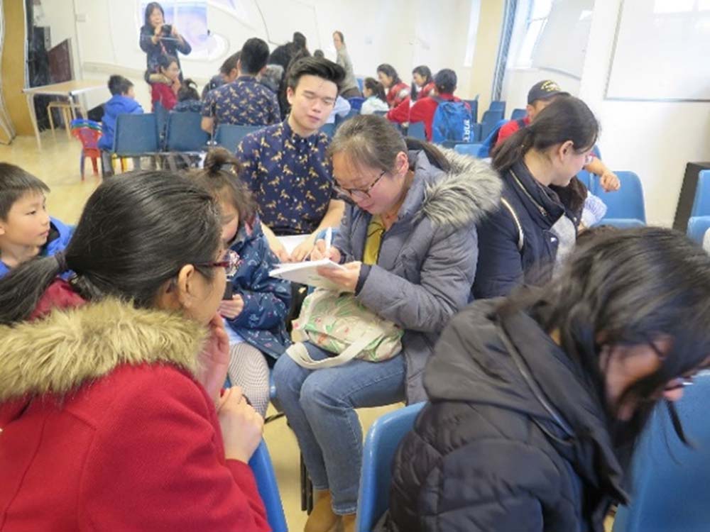 Daniel helps the Chinese community with how to do the Universal Credit benefit calculation.